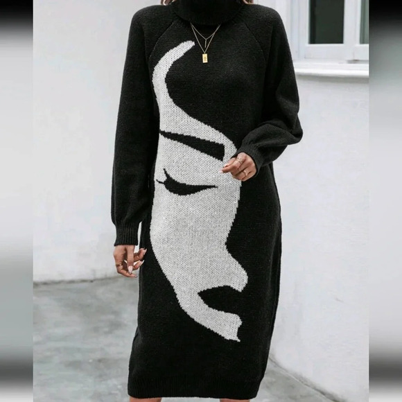 Figure Graphic Turtleneck Lantern Sleeve Sweater Dress - Picture 4 of 5